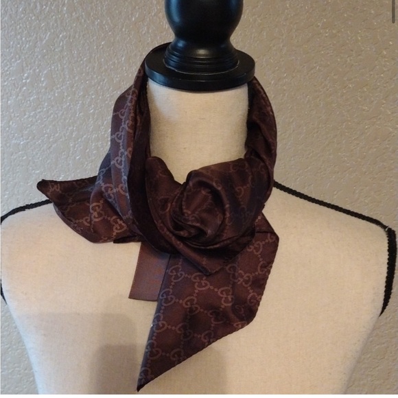 NWOT Gucci Silk Scarf - Picture 4 of 10